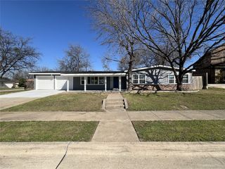 3332 Katrine Street, Haltom City, TX 76117