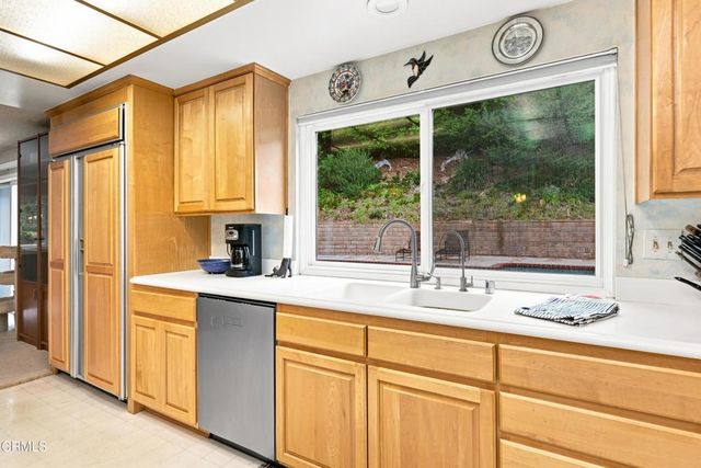 3141 Kingridge Way, Glendale, CA 91206