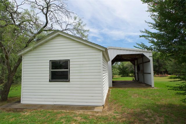 1196 County Road 260, Gainesville, TX 76240