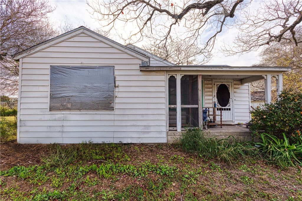 1001 Golla Dr, Corpus Christi, TX 78407