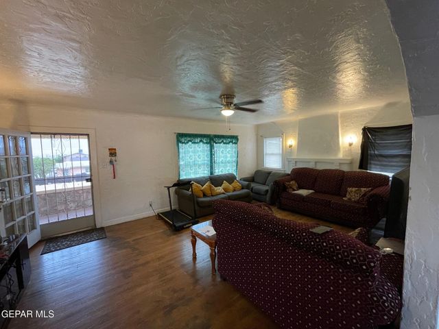 717 E CROSBY Avenue, El Paso, TX 79902