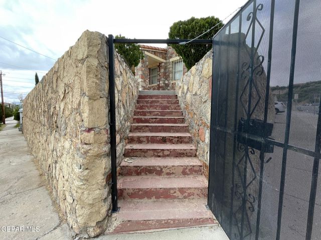 717 E CROSBY Avenue, El Paso, TX 79902