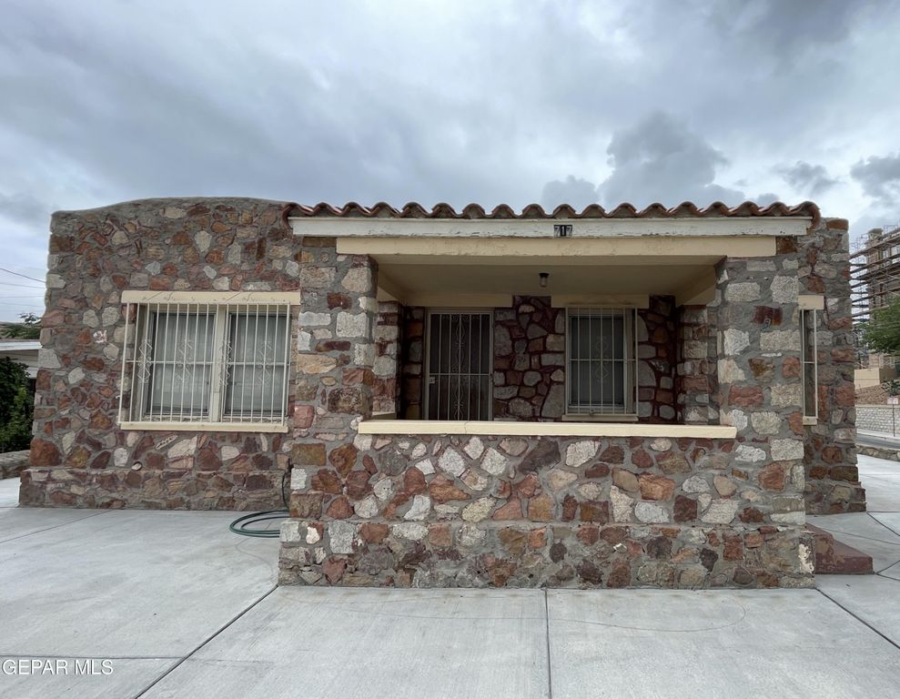 717 E CROSBY Avenue, El Paso, TX 79902