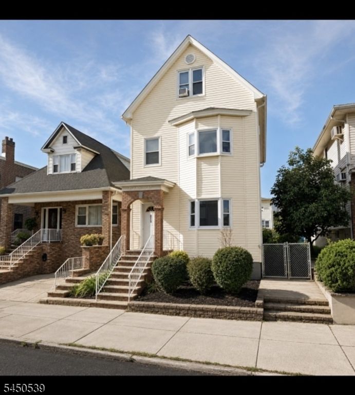 213 Amity St 3, Elizabeth City, NJ 07202