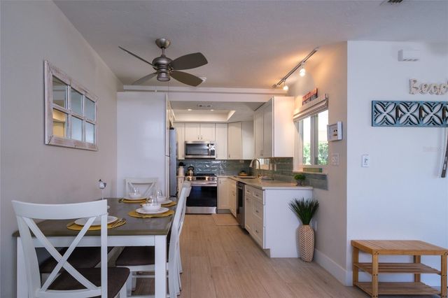 161 VISTA HERMOSA CIRCLE 26A, Sarasota, FL 34242