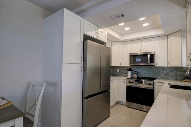 161 VISTA HERMOSA CIRCLE 26A, Sarasota, FL 34242