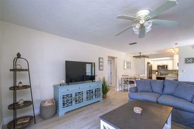 161 VISTA HERMOSA CIRCLE 26A, Sarasota, FL 34242