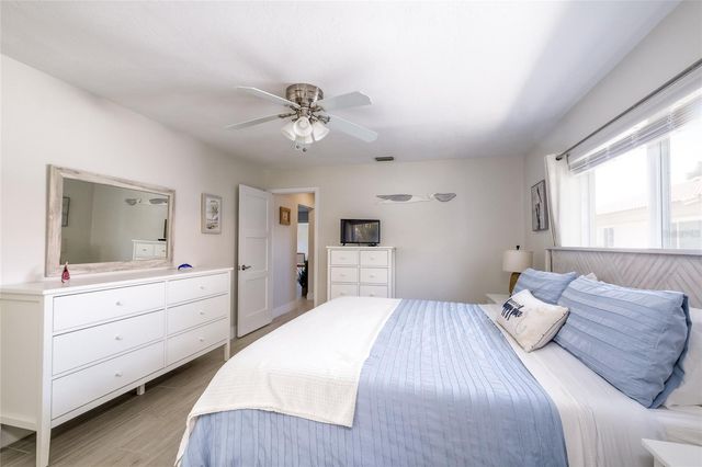 161 VISTA HERMOSA CIRCLE 26A, Sarasota, FL 34242