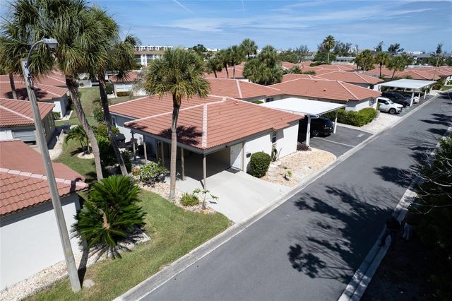 161 VISTA HERMOSA CIRCLE 26A, Sarasota, FL 34242