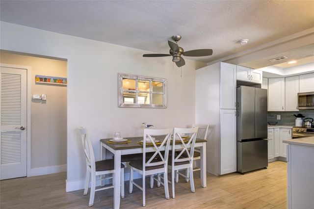 161 VISTA HERMOSA CIRCLE 26A, Sarasota, FL 34242