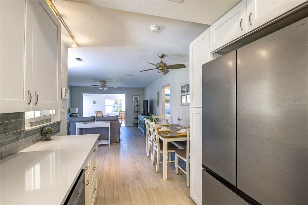 Image 16 of property listing at 161 VISTA HERMOSA CIRCLE 26A, Sarasota, FL 34242