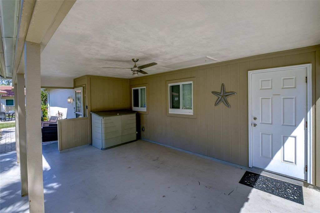 Image 4 of property listing at 161 VISTA HERMOSA CIRCLE 26A, Sarasota, FL 34242
