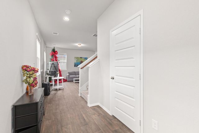 242 Barley LN, Elgin, TX 78621