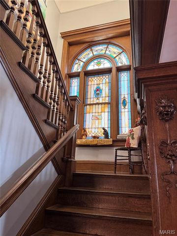 4550 Pershing Place, St Louis, MO 63108