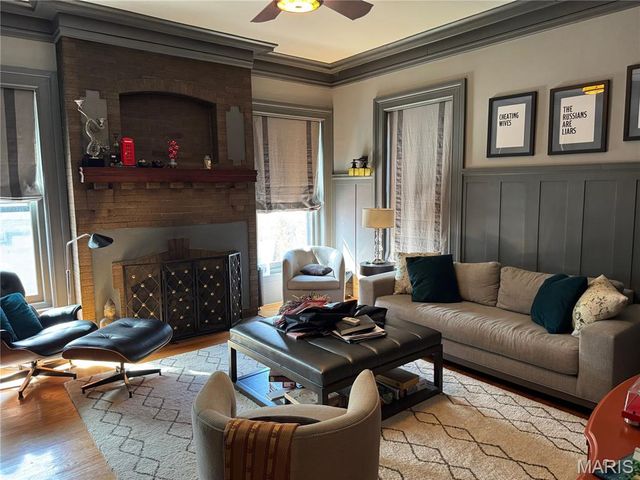 4550 Pershing Place, St Louis, MO 63108