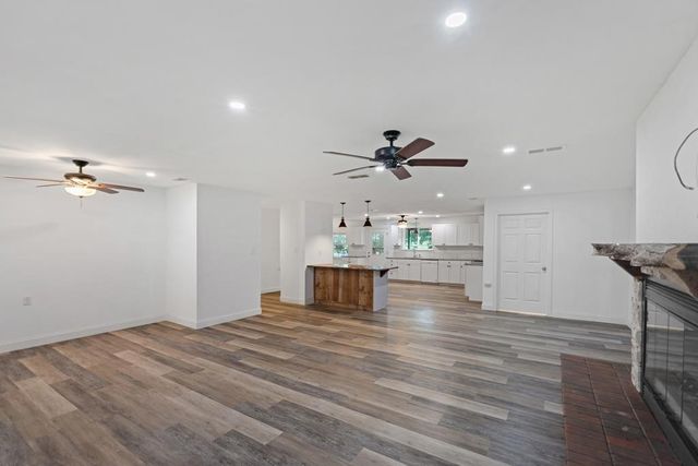 15800 County Road 4009, Mabank, TX 75147