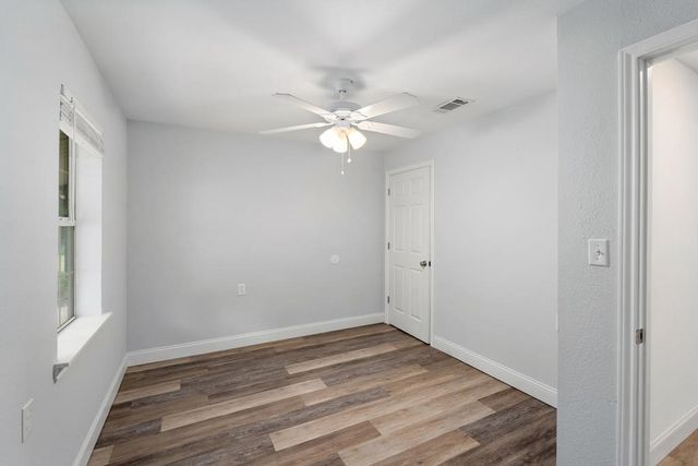 15800 County Road 4009, Mabank, TX 75147