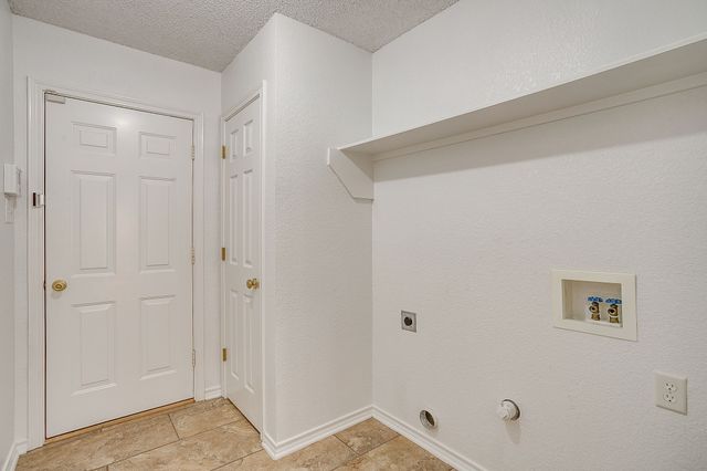 6003 Blue Mesa Drive, Arlington, TX 76017