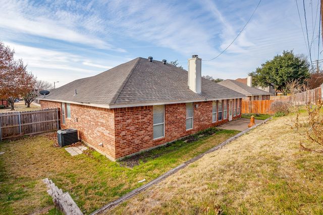 6003 Blue Mesa Drive, Arlington, TX 76017