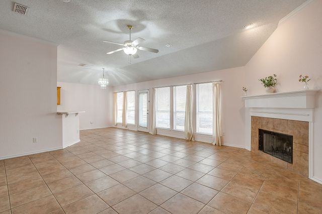 6003 Blue Mesa Drive, Arlington, TX 76017