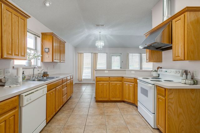 6003 Blue Mesa Drive, Arlington, TX 76017