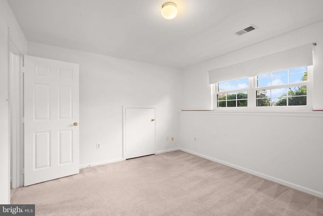 7369 RHONDDA DR, Lorton, VA 22079