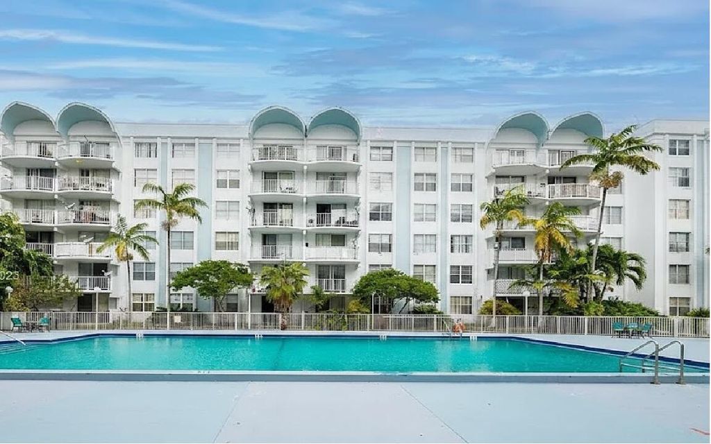 484 NW 165th St Road A-211, Miami, FL 33169