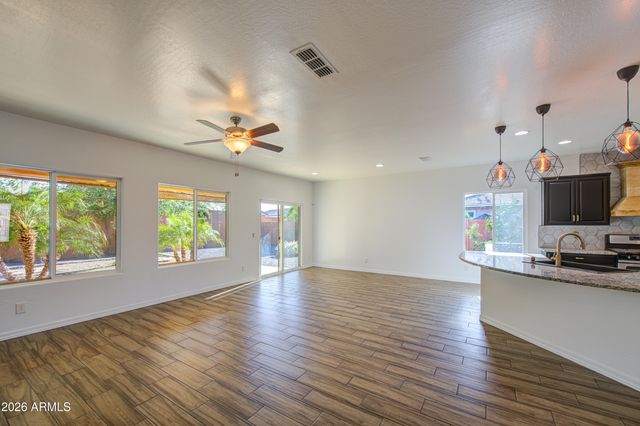 26119 W WAHALLA Lane, Buckeye, AZ 85396