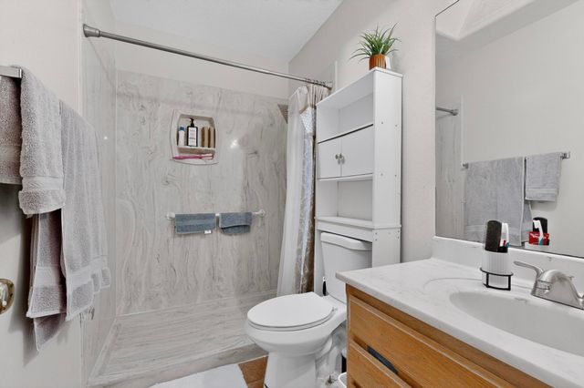 2001 Valley View Drive SW, Los Lunas, NM 87031