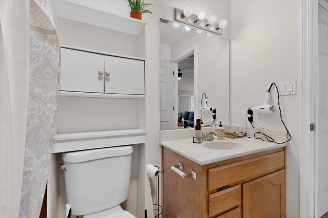 2001 Valley View Drive SW, Los Lunas, NM 87031