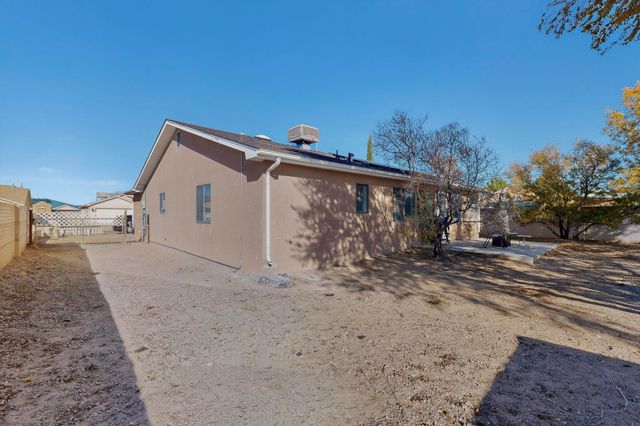 2001 Valley View Drive SW, Los Lunas, NM 87031