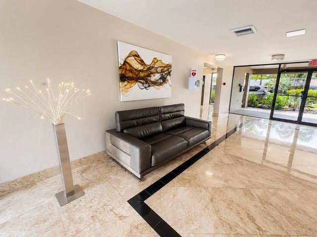 4800 Bayview 306, Fort Lauderdale, FL 33308