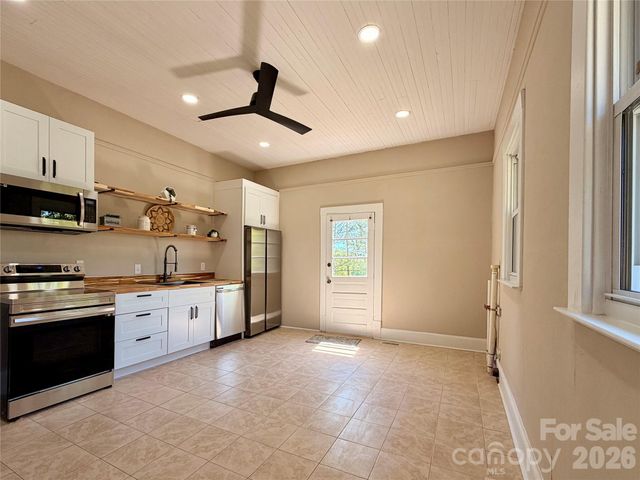 18 MIDWAY Street, Granite Falls, NC 28630
