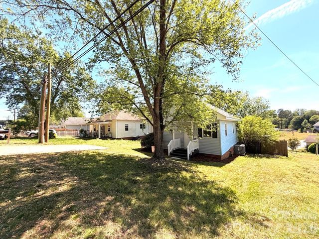 18 MIDWAY Street, Granite Falls, NC 28630
