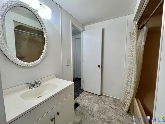 8739 River Rd, Lancaster, VA 22503