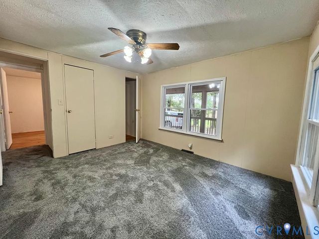 8739 River Rd, Lancaster, VA 22503