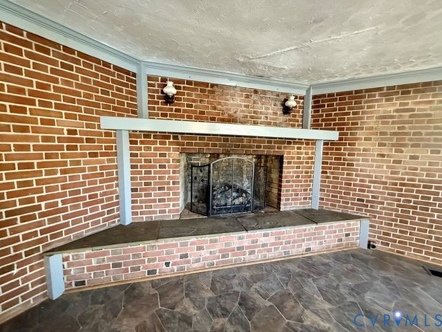 8739 River Rd, Lancaster, VA 22503