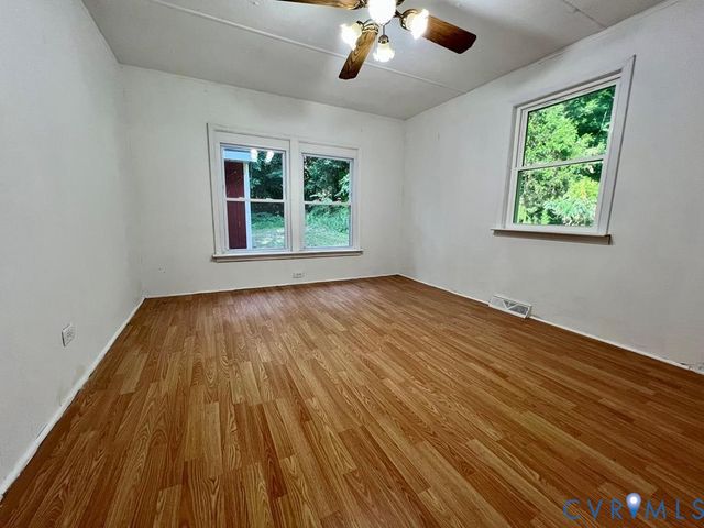 8739 River Rd, Lancaster, VA 22503