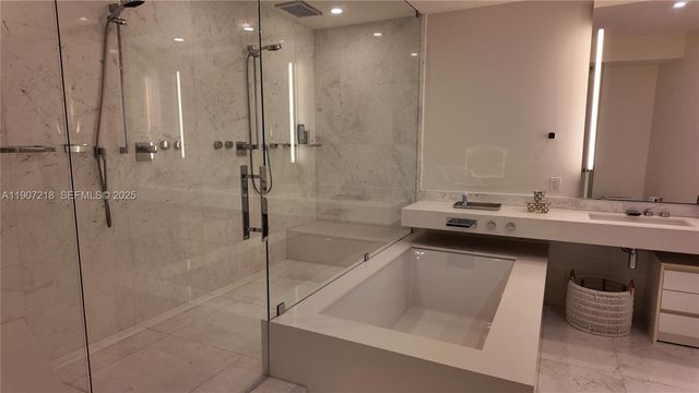 18555 Collins Avenue 905, Sunny Isles Beach, FL 33160