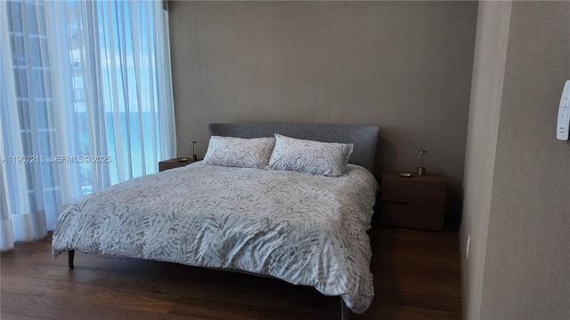 18555 Collins Avenue 905, Sunny Isles Beach, FL 33160