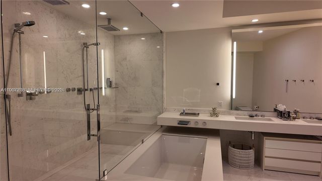 18555 Collins Avenue 905, Sunny Isles Beach, FL 33160