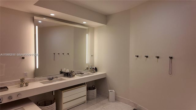 18555 Collins Avenue 905, Sunny Isles Beach, FL 33160