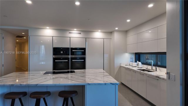 18555 Collins Avenue 905, Sunny Isles Beach, FL 33160