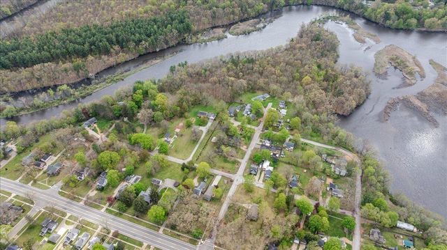 47 Wayne Street, Allegan, MI 49010