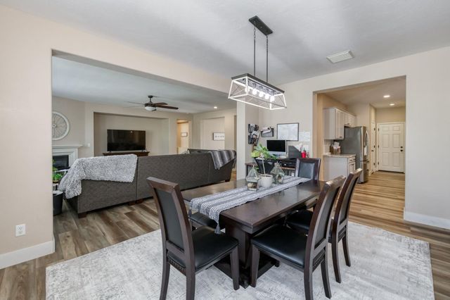 3129 3129 Ashcroft Avenue, Clovis, CA 93619