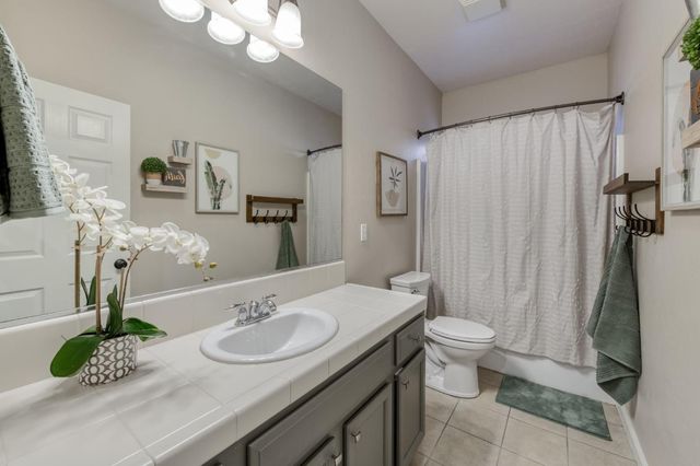 3129 3129 Ashcroft Avenue, Clovis, CA 93619