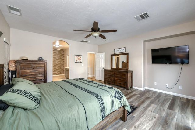 3129 3129 Ashcroft Avenue, Clovis, CA 93619