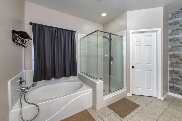 3129 3129 Ashcroft Avenue, Clovis, CA 93619