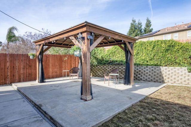 3129 3129 Ashcroft Avenue, Clovis, CA 93619