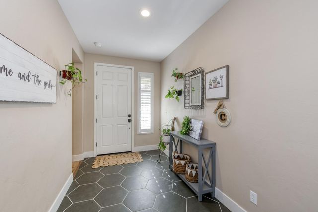 3129 3129 Ashcroft Avenue, Clovis, CA 93619